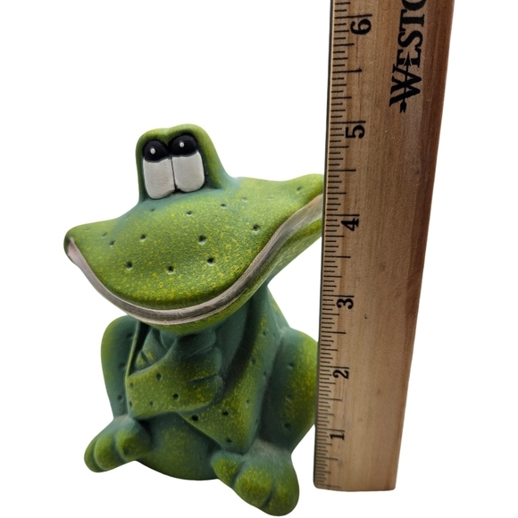 Derpy Ceramic Green Frog Figurine - Picture 7 of 8